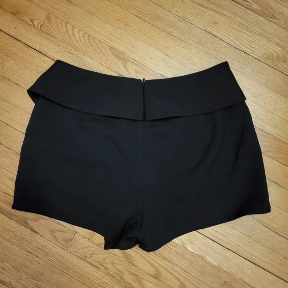 TOBI skort - Picture 2 of 5